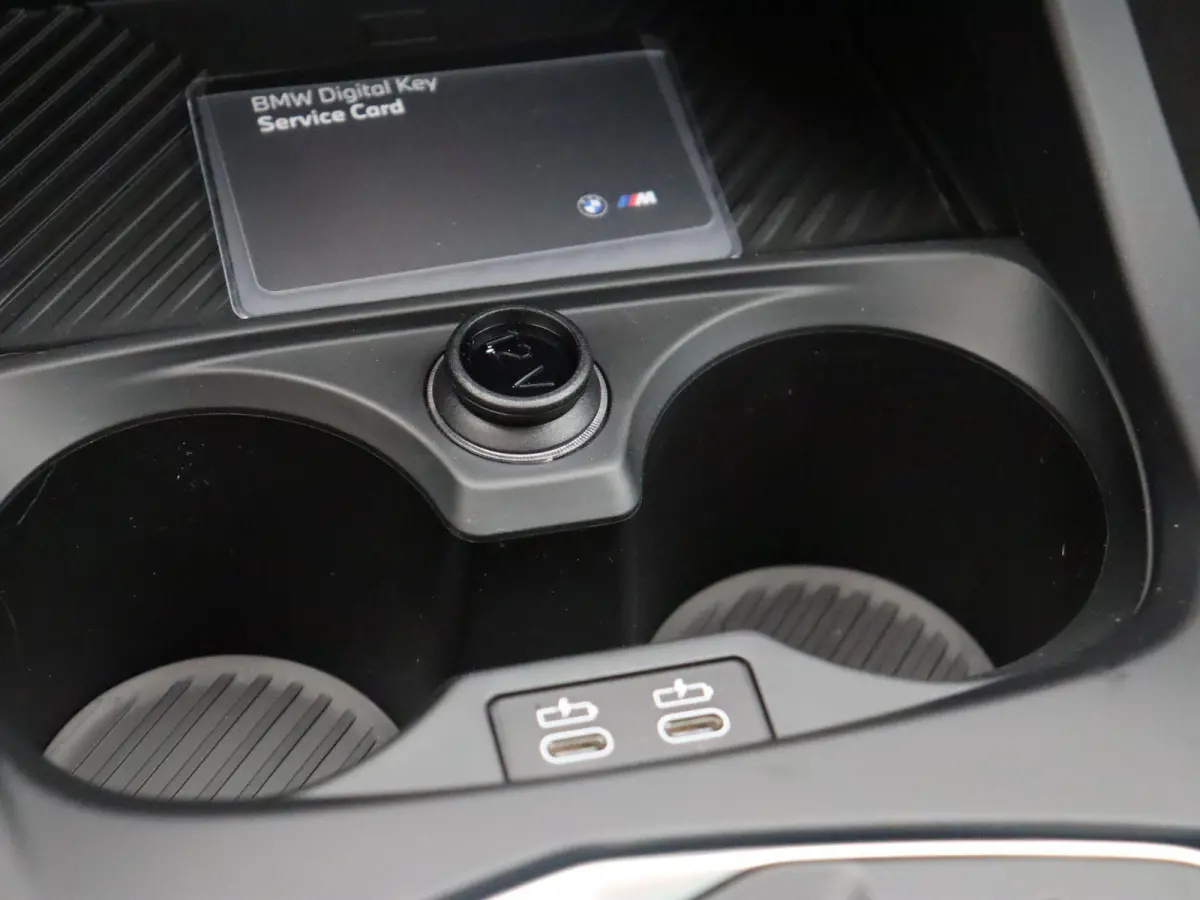 120 M Sportpakket Pro | Premium Pack | Stuurwielrand Verwarmd | Panoramadak | Elektrisch Verstelbare Sportstoelen | Driving Assistant Plus | Harman Kardon | 19''