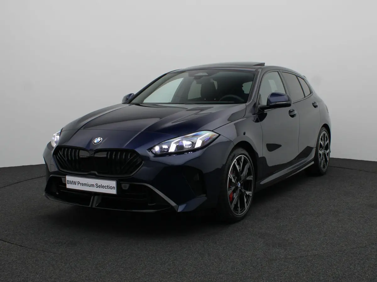120 M Sportpakket Pro | Premium Pack | Stuurwielrand Verwarmd | Panoramadak | Elektrisch Verstelbare Sportstoelen | Driving Assistant Plus | Harman Kardon | 19''