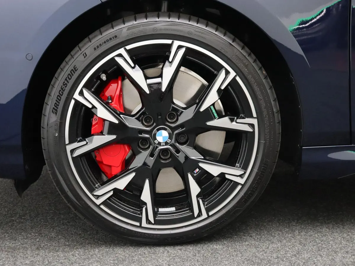120 M Sportpakket Pro | Premium Pack | Stuurwielrand Verwarmd | Panoramadak | Elektrisch Verstelbare Sportstoelen | Driving Assistant Plus | Harman Kardon | 19''