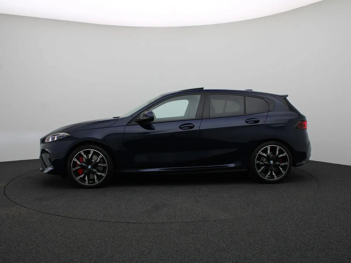 120 M Sportpakket Pro | Premium Pack | Stuurwielrand Verwarmd | Panoramadak | Elektrisch Verstelbare Sportstoelen | Driving Assistant Plus | Harman Kardon | 19''