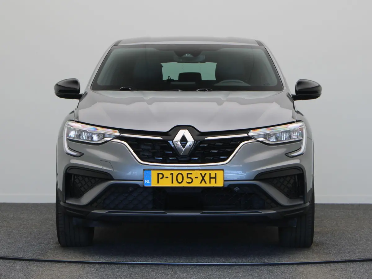 E-Tech Hybrid 145pk R.S. Line | Stoel en stuur verwarming | Climate Control | Navigatie | Lederen bekleding | Elektrisch verstelbare stoel | Apple carplay/Andoid auto |