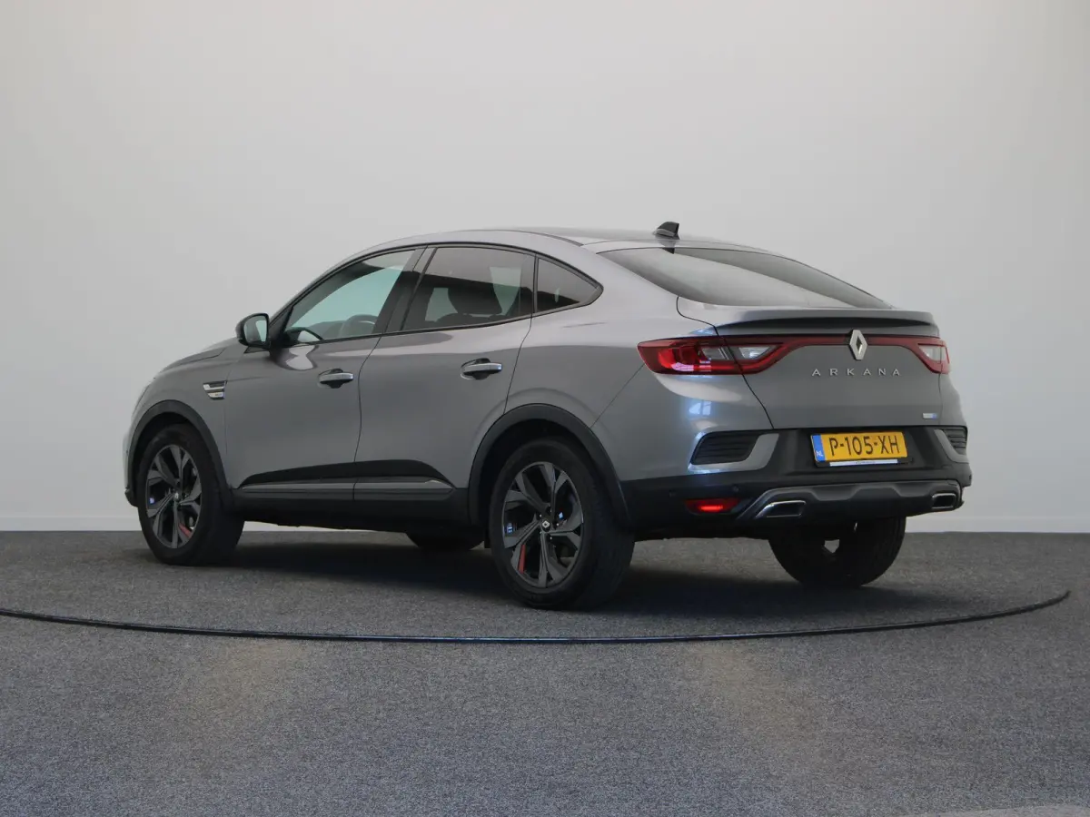 E-Tech Hybrid 145pk R.S. Line | Stoel en stuur verwarming | Climate Control | Navigatie | Lederen bekleding | Elektrisch verstelbare stoel | Apple carplay/Andoid auto |