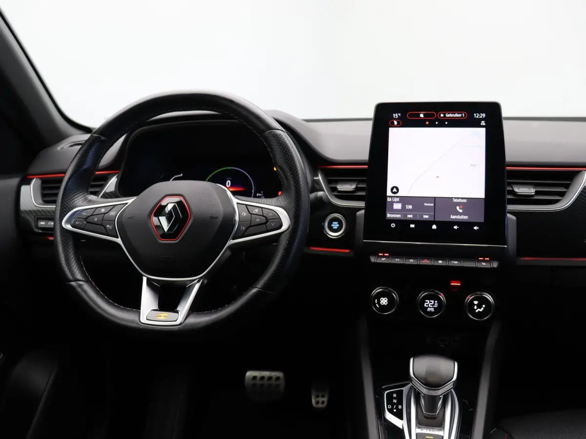 E-Tech Hybrid 145pk R.S. Line | Stoel en stuur verwarming | Climate Control | Navigatie | Lederen bekleding | Elektrisch verstelbare stoel | Apple carplay/Andoid auto |