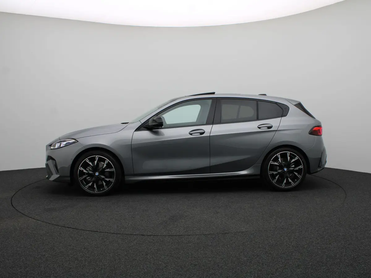 120 M Sportpakket | Premium Pack | Stuurwielrand Verwarmd | Panoramadak | Harman Kardon | 19''