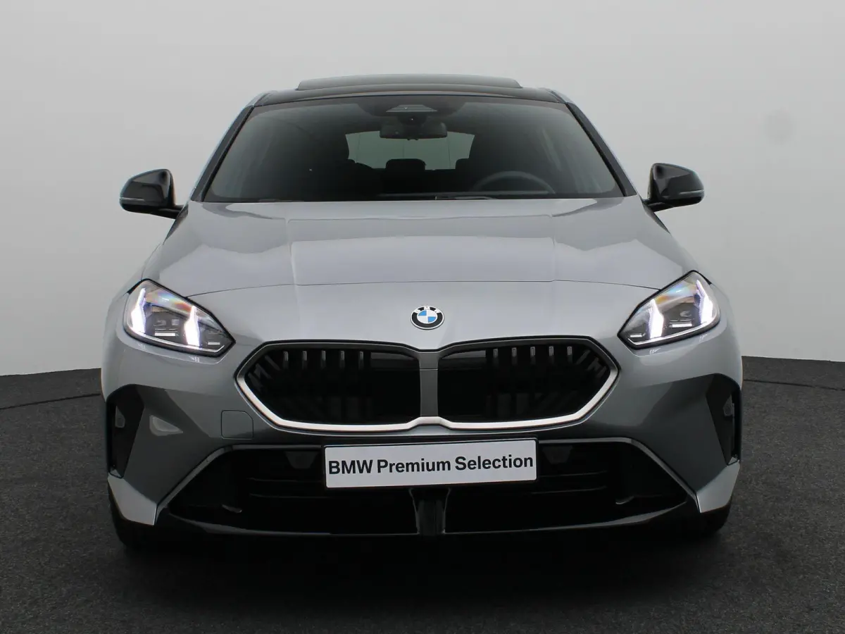 120 M Sportpakket | Premium Pack | Stuurwielrand Verwarmd | Panoramadak | Harman Kardon | 19''