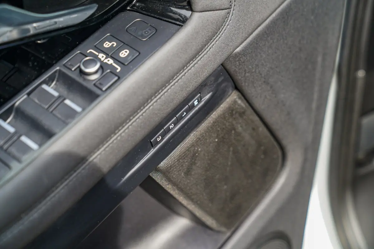 2.0 P200 AWD R-Dynamic HSE | Panorama | Facelift | Meridian | Apple carplay | Memory | Camera | NAP