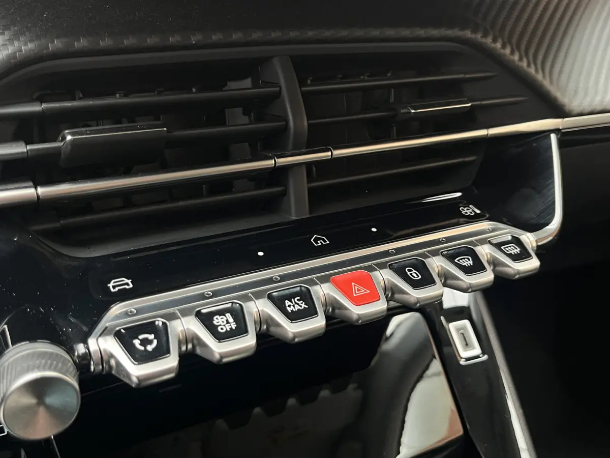 Hybrid 110 e-DCS6 Automaat Allure | Adaptive Cruise Control | Parkeersensoren voor + achter | Carplay/Android Auto |