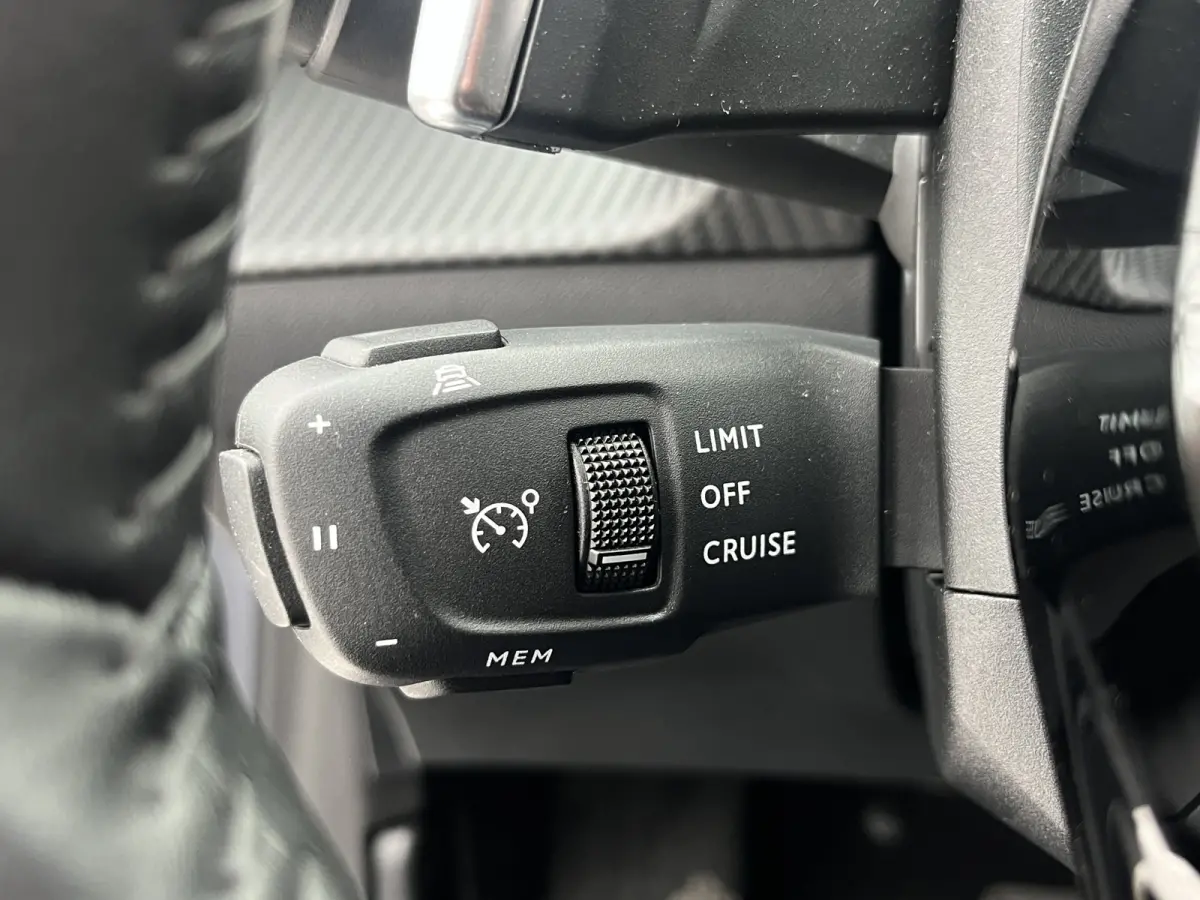 Hybrid 110 e-DCS6 Automaat Allure | Adaptive Cruise Control | Parkeersensoren voor + achter | Carplay/Android Auto |