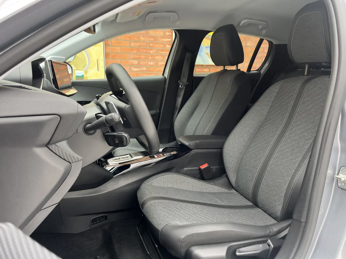 Hybrid 110 e-DCS6 Automaat Allure | Adaptive Cruise Control | Parkeersensoren voor + achter | Carplay/Android Auto |