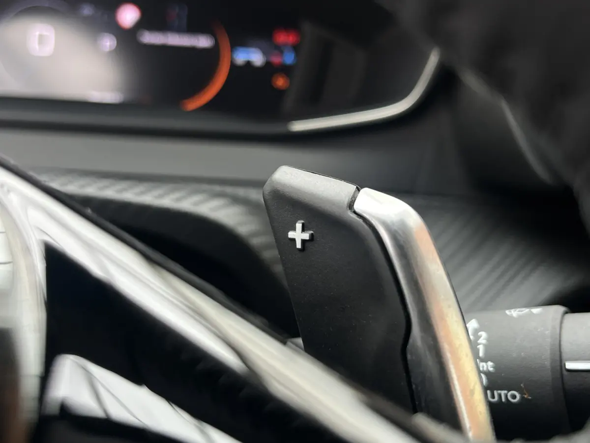 Hybrid 110 e-DCS6 Automaat Allure | Adaptive Cruise Control | Parkeersensoren voor + achter | Carplay/Android Auto |