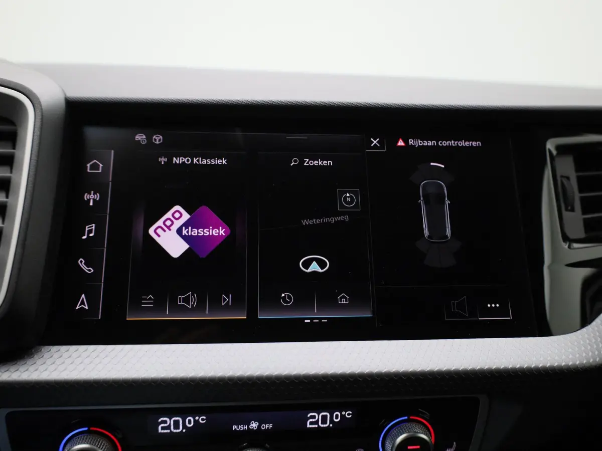 30 TFSI Advanced edition l Adaptive cruise control l Stoelverwarming l Climate control l Parkeersensoren l LED-koplampen l Audi sound system l Apple Carplay / Android Auto l Privacy glas l L