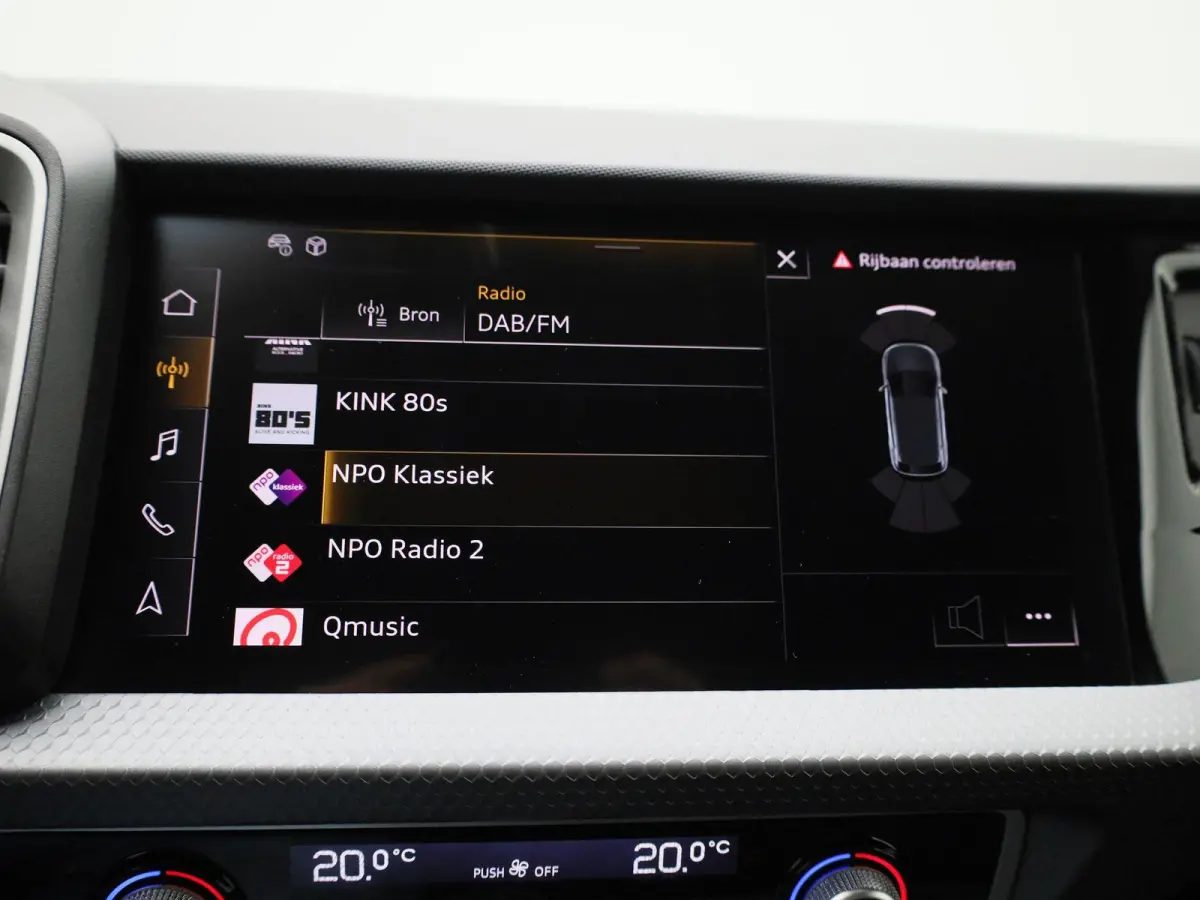 30 TFSI Advanced edition l Adaptive cruise control l Stoelverwarming l Climate control l Parkeersensoren l LED-koplampen l Audi sound system l Apple Carplay / Android Auto l Privacy glas l L
