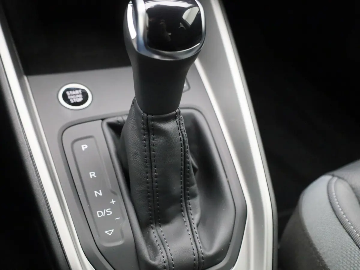 30 TFSI Advanced edition l Adaptive cruise control l Climate control l Stoelverwarming l Navigatie l Climate control l LED-koplampen l Audi sound system l Privacy glas l Optiekpakket zwart p