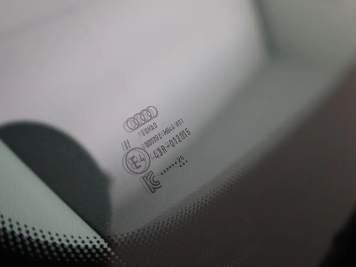30 TFSI Advanced edition l Adaptive cruise control l Climate control l Stoelverwarming l Navigatie l Climate control l LED-koplampen l Audi sound system l Privacy glas l Optiekpakket zwart p