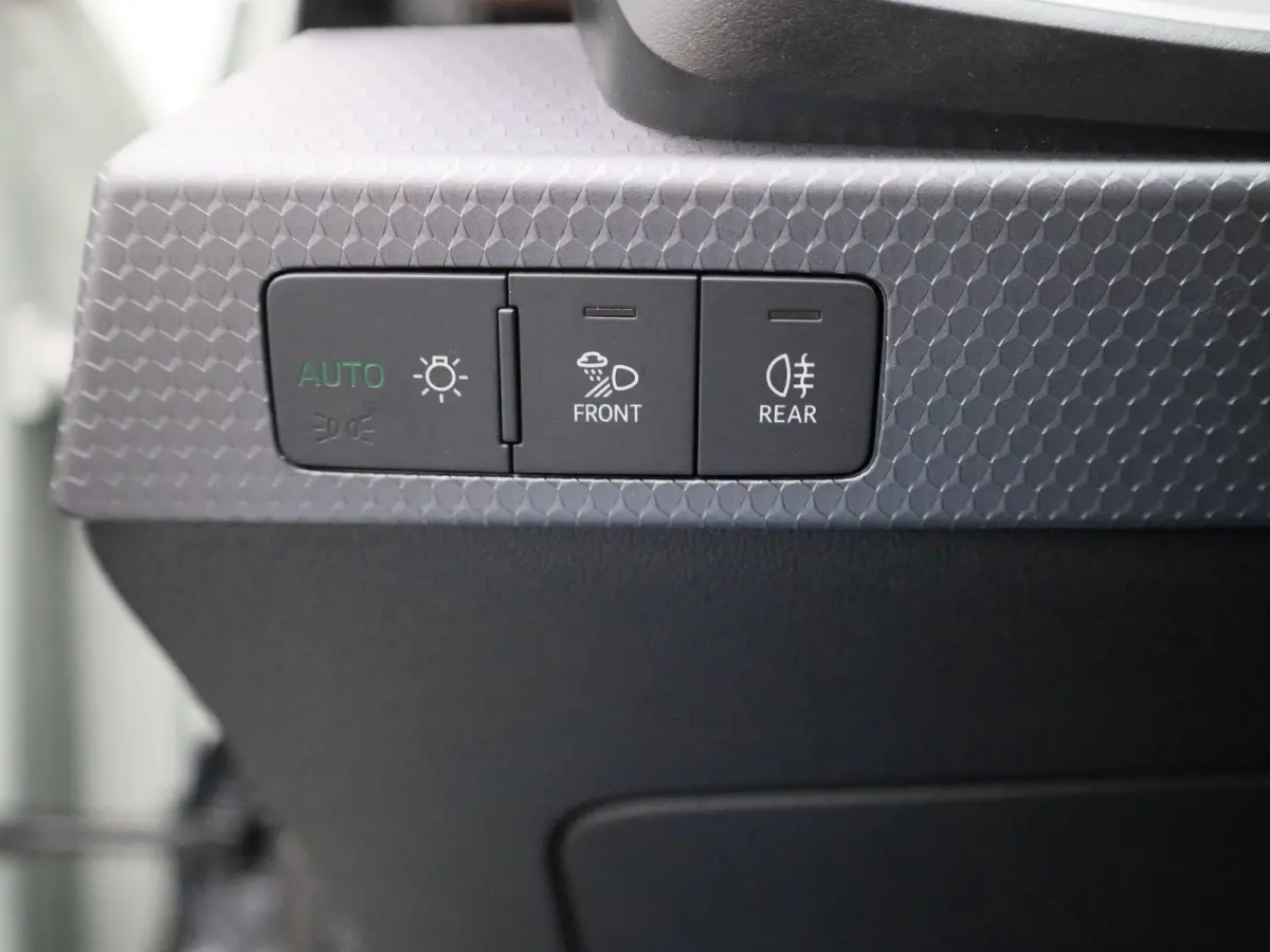 30 TFSI Advanced edition l Adaptive cruise control l Climate control l Stoelverwarming l Navigatie l Climate control l LED-koplampen l Audi sound system l Privacy glas l Optiekpakket zwart p