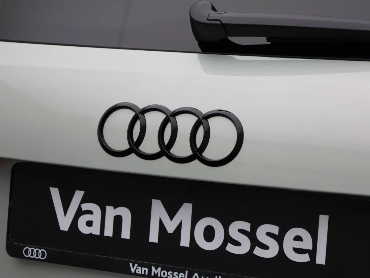 30 TFSI Advanced edition l Adaptive cruise control l Climate control l Stoelverwarming l Navigatie l Climate control l LED-koplampen l Audi sound system l Privacy glas l Optiekpakket zwart p