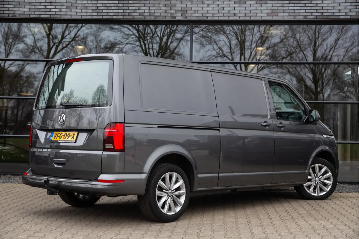 2.0 TDI L2 Bulli 200PK , 2x Schuifdeur, Leer, Carplay, Camera, NL auto,