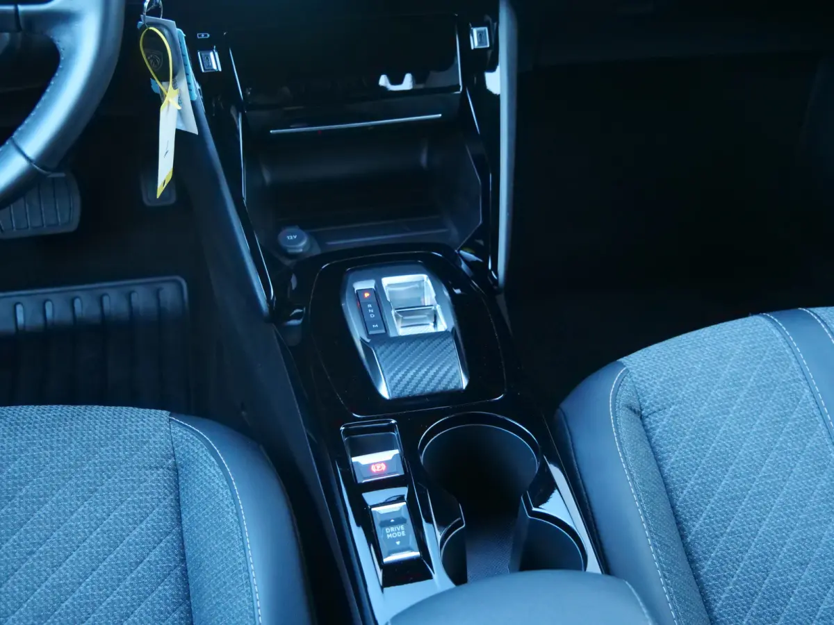 1.2 Hybrid 136 Pk Allure Automaat DAB / Apple Carplay / PDC / 17 inch