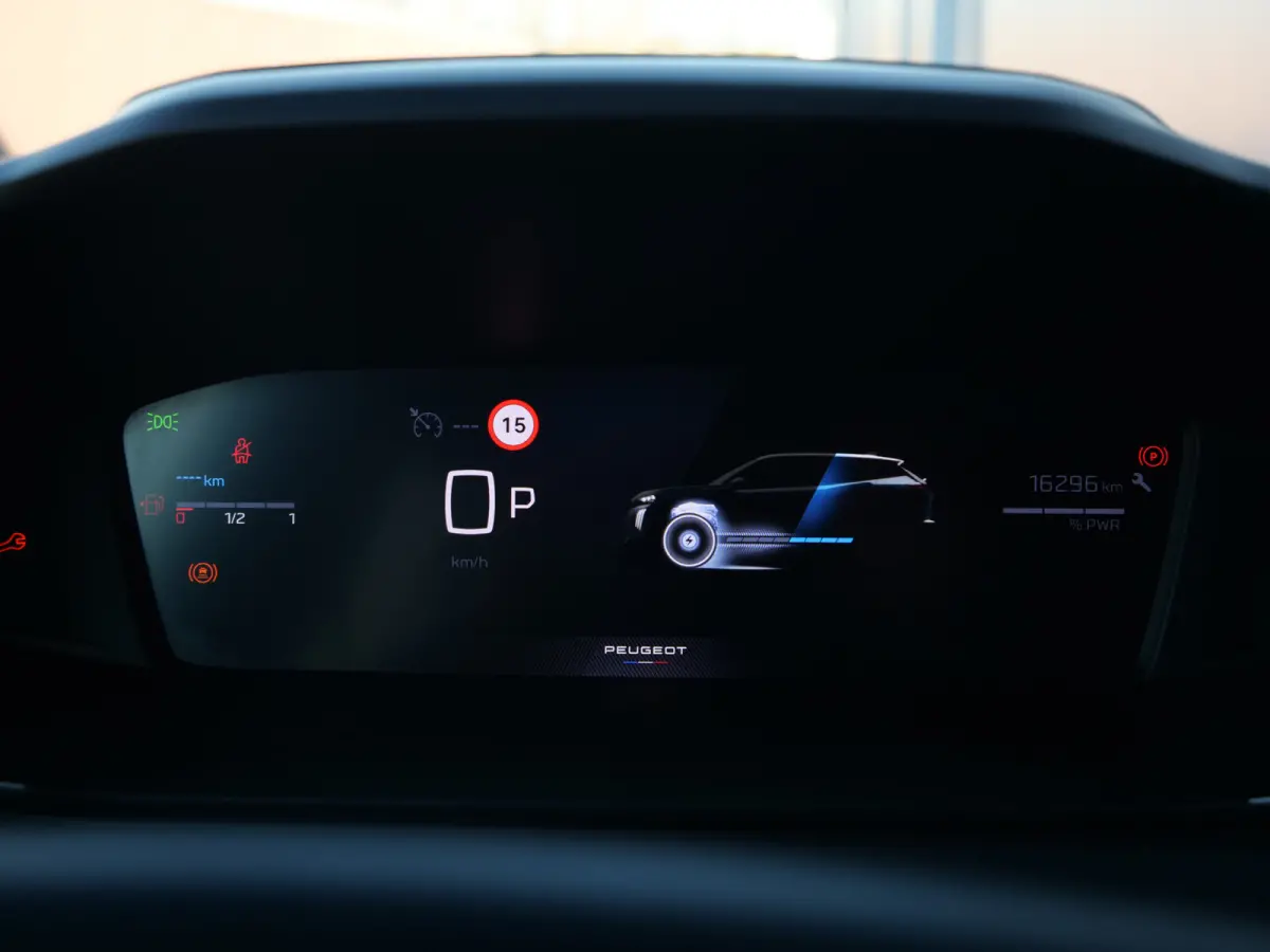 1.2 Hybrid 136 Pk Allure Automaat DAB / Apple Carplay / PDC / 17 inch