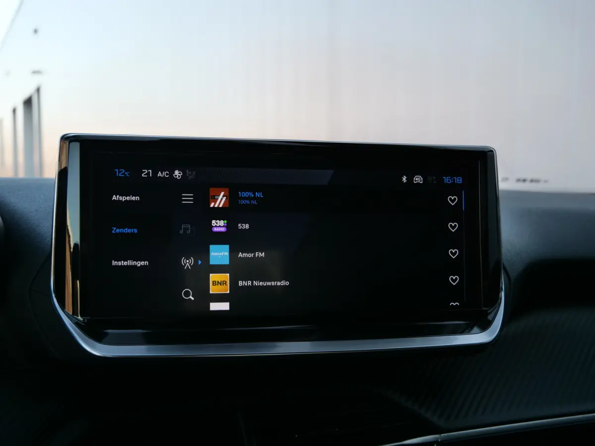 1.2 Hybrid 136 Pk Allure Automaat DAB / Apple Carplay / PDC / 17 inch
