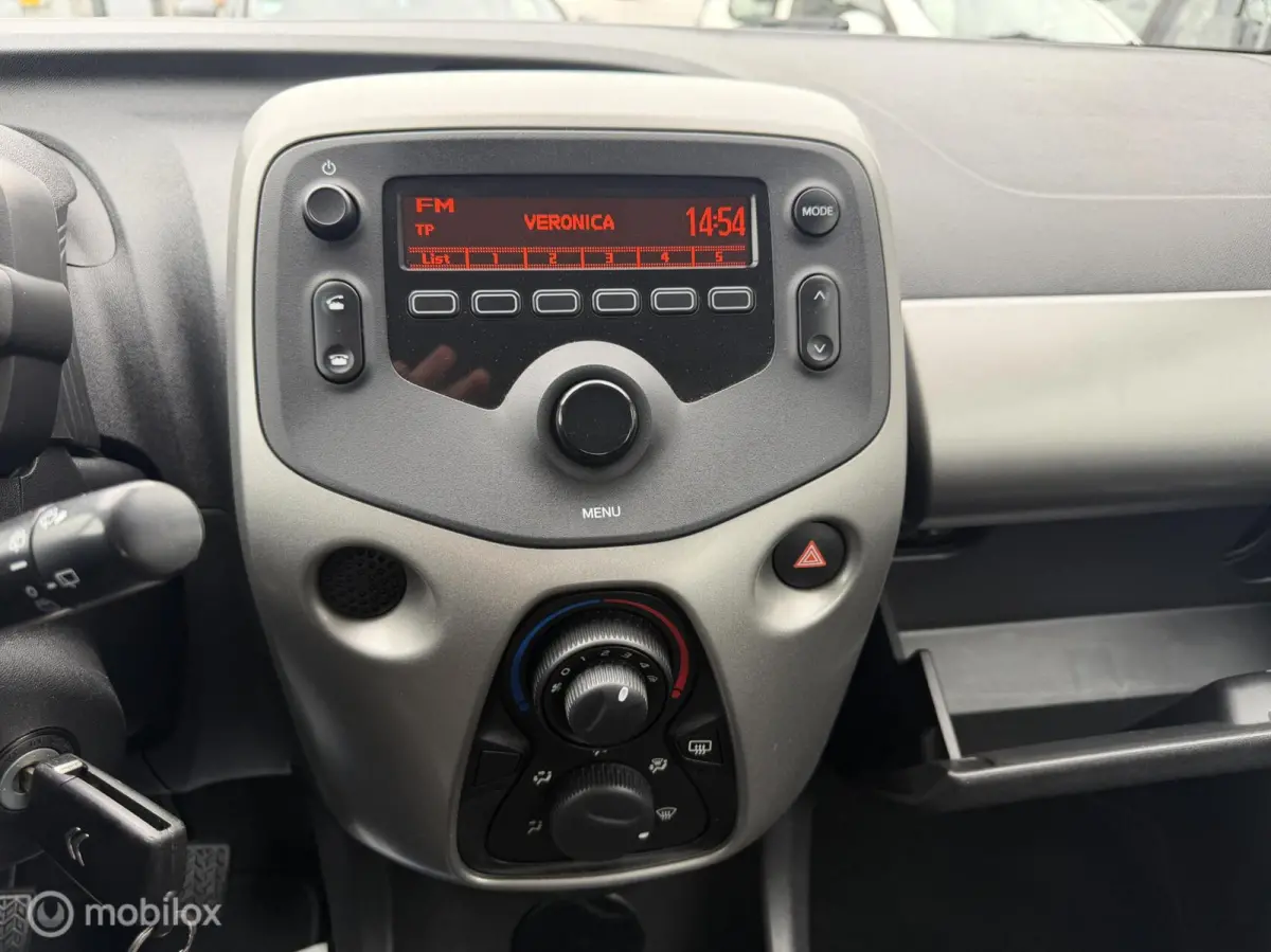 1.0 e-VTi Feel,5-drs,Led,Cruise Controle