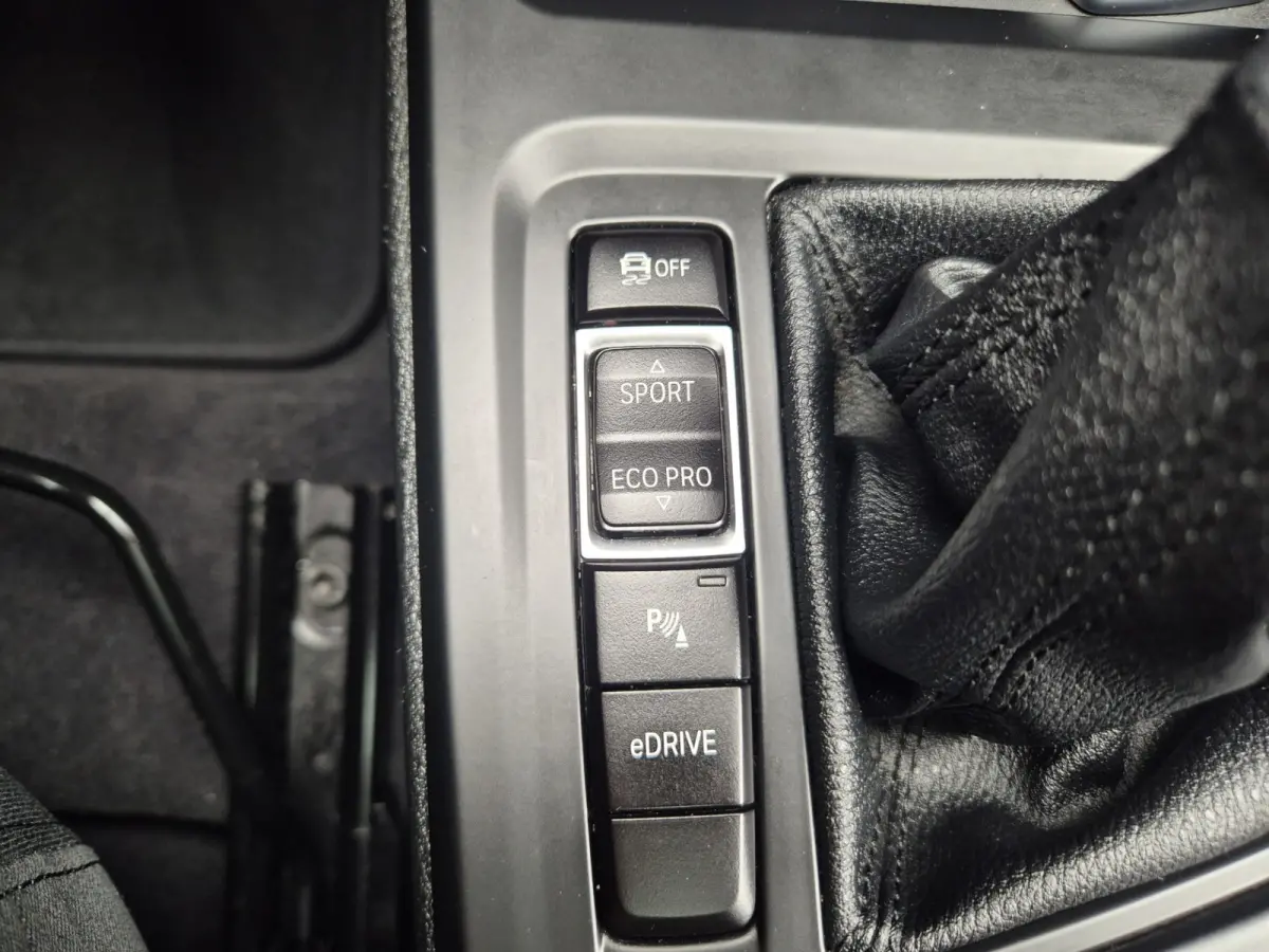 XDrive25e Automaat,Panomadak,Carplay,Stoelverwarming,extra,Winter,Cruisecomtrol