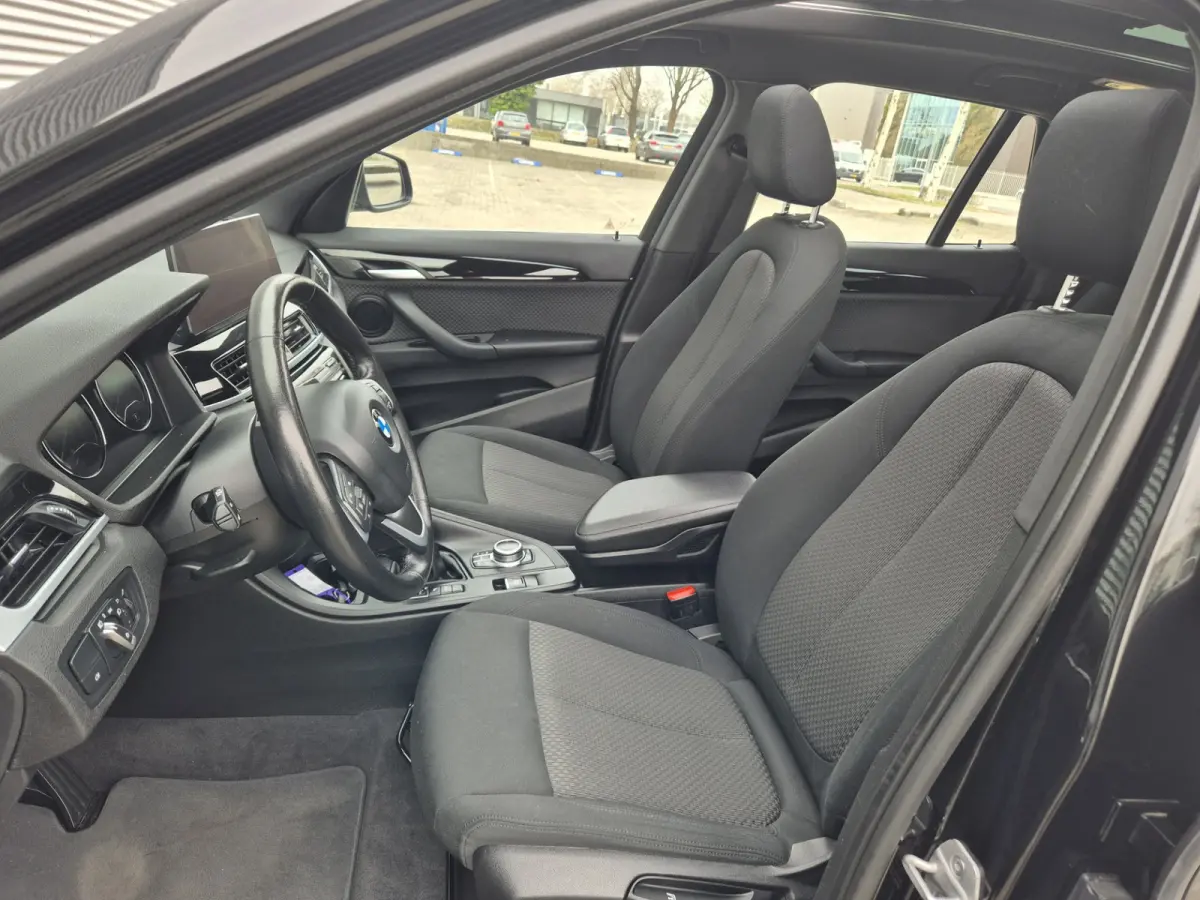 XDrive25e Automaat,Panomadak,Carplay,Stoelverwarming,extra,Winter,Cruisecomtrol