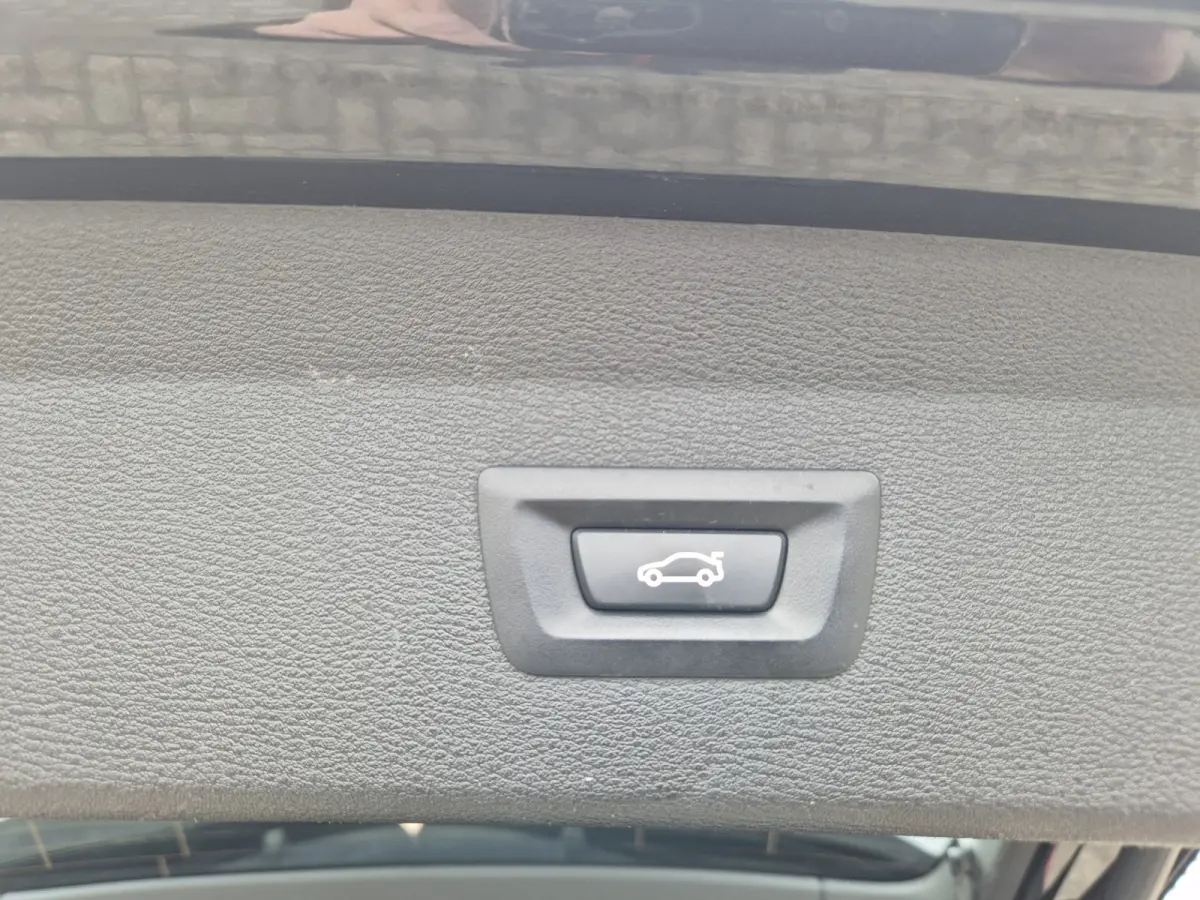 XDrive25e Automaat,Panomadak,Carplay,Stoelverwarming,extra,Winter,Cruisecomtrol
