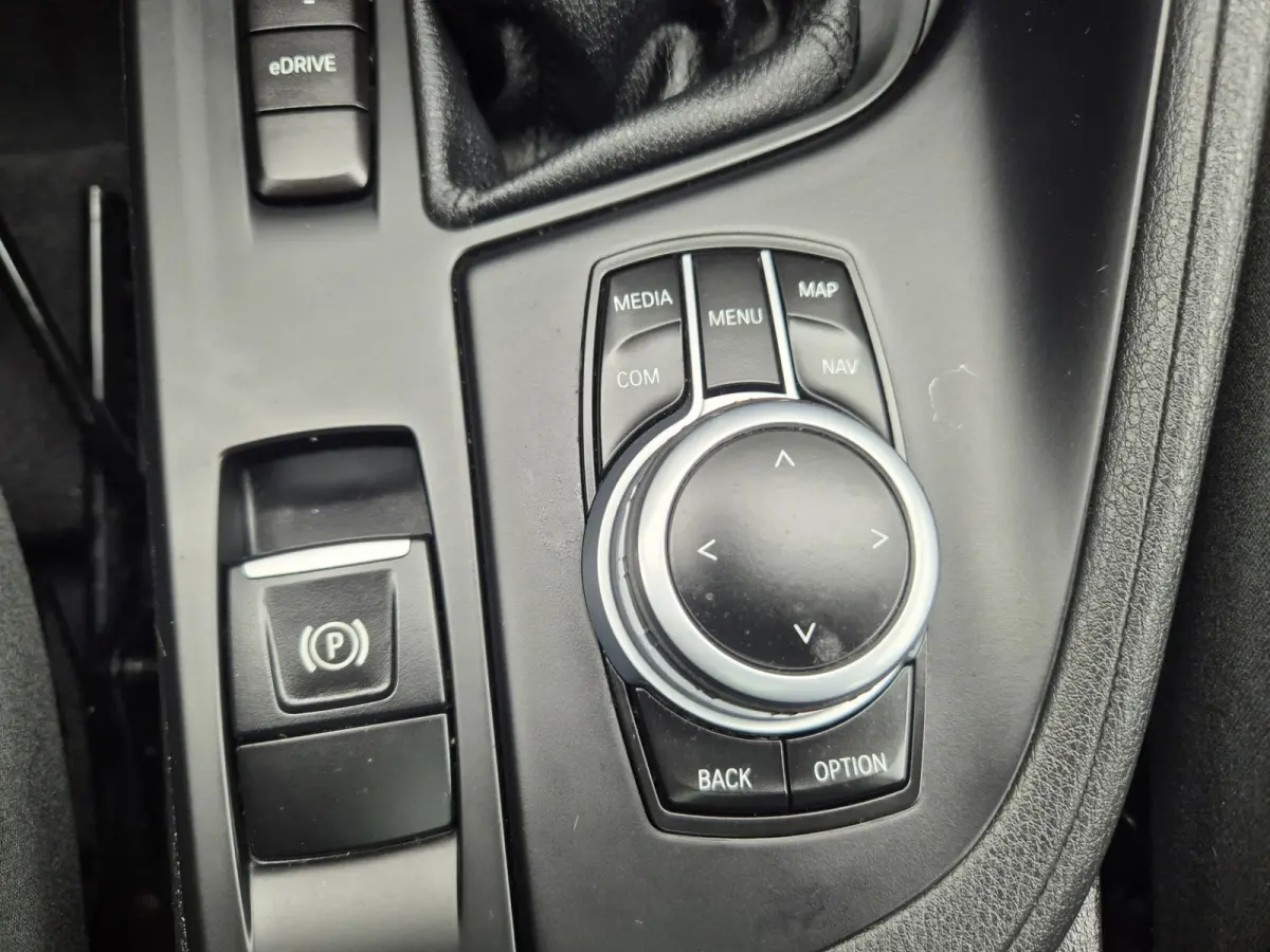 XDrive25e Automaat,Panomadak,Carplay,Stoelverwarming,extra,Winter,Cruisecomtrol