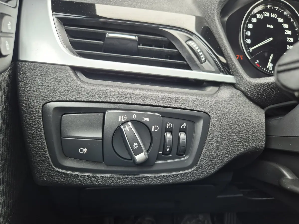 XDrive25e Automaat,Panomadak,Carplay,Stoelverwarming,extra,Winter,Cruisecomtrol