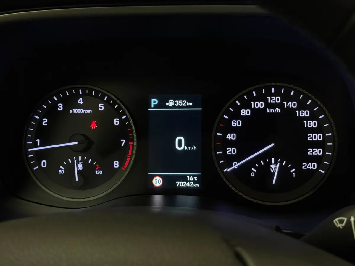 1.6 T-GDI Premium Plus / TREKHAAK / CARPLAY / PANO / 360 CAMERA / DODEHOEK / STOELVERKOELING + VERW / ELEK STOELEN