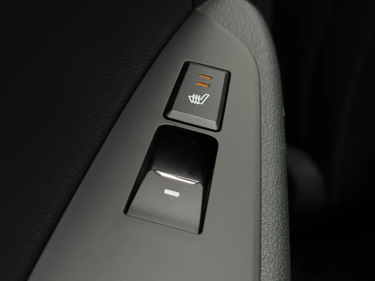 1.6 T-GDI Premium Plus / TREKHAAK / CARPLAY / PANO / 360 CAMERA / DODEHOEK / STOELVERKOELING + VERW / ELEK STOELEN