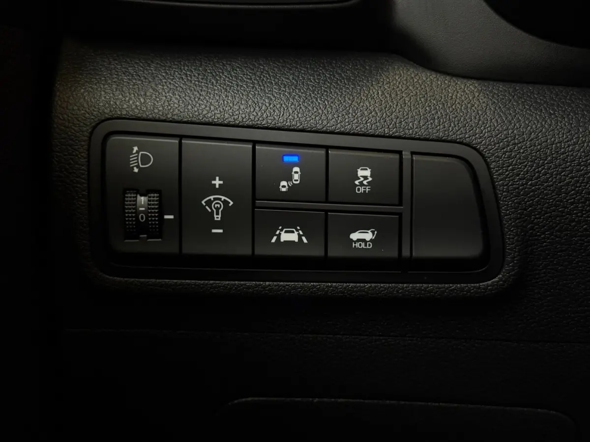 1.6 T-GDI Premium Plus / TREKHAAK / CARPLAY / PANO / 360 CAMERA / DODEHOEK / STOELVERKOELING + VERW / ELEK STOELEN