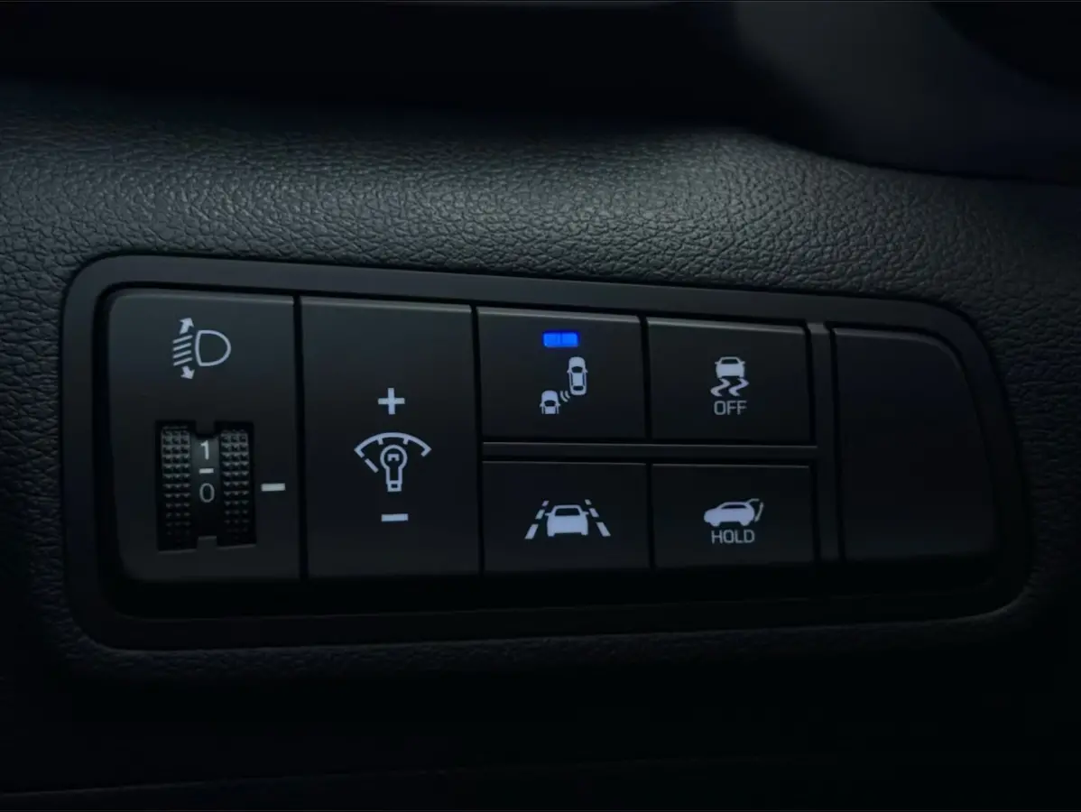 1.6 T-GDI Premium Plus / TREKHAAK / CARPLAY / PANO / 360 CAMERA / DODEHOEK / STOELVERKOELING + VERW / ELEK STOELEN