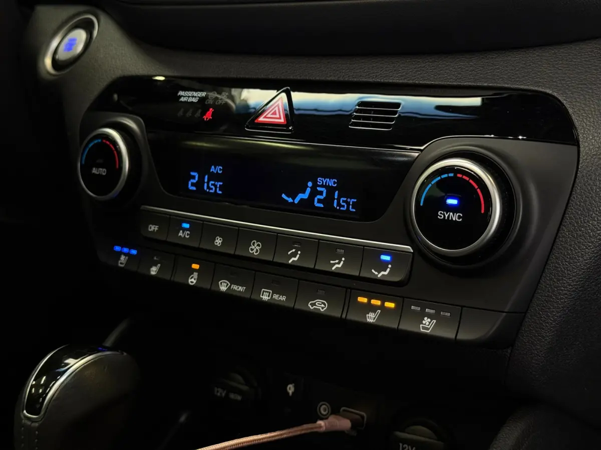 1.6 T-GDI Premium Plus / TREKHAAK / CARPLAY / PANO / 360 CAMERA / DODEHOEK / STOELVERKOELING + VERW / ELEK STOELEN