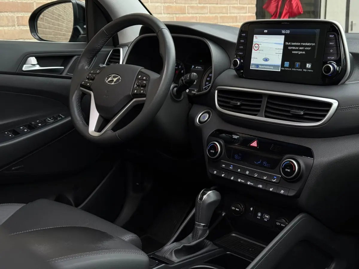 1.6 T-GDI Premium Plus / TREKHAAK / CARPLAY / PANO / 360 CAMERA / DODEHOEK / STOELVERKOELING + VERW / ELEK STOELEN