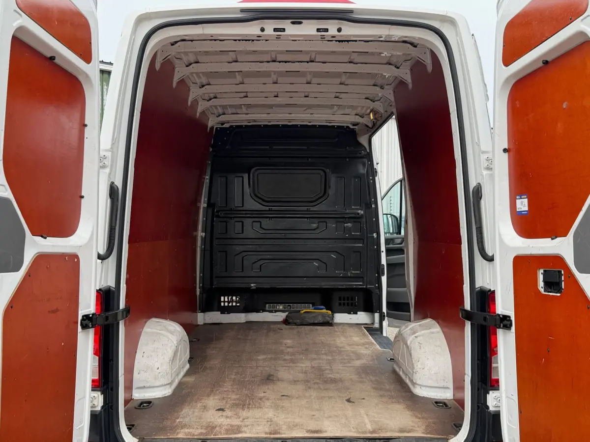 35 2.0 TDI L3H3 / Trekhaak / Dealer onderhouden! / App connect