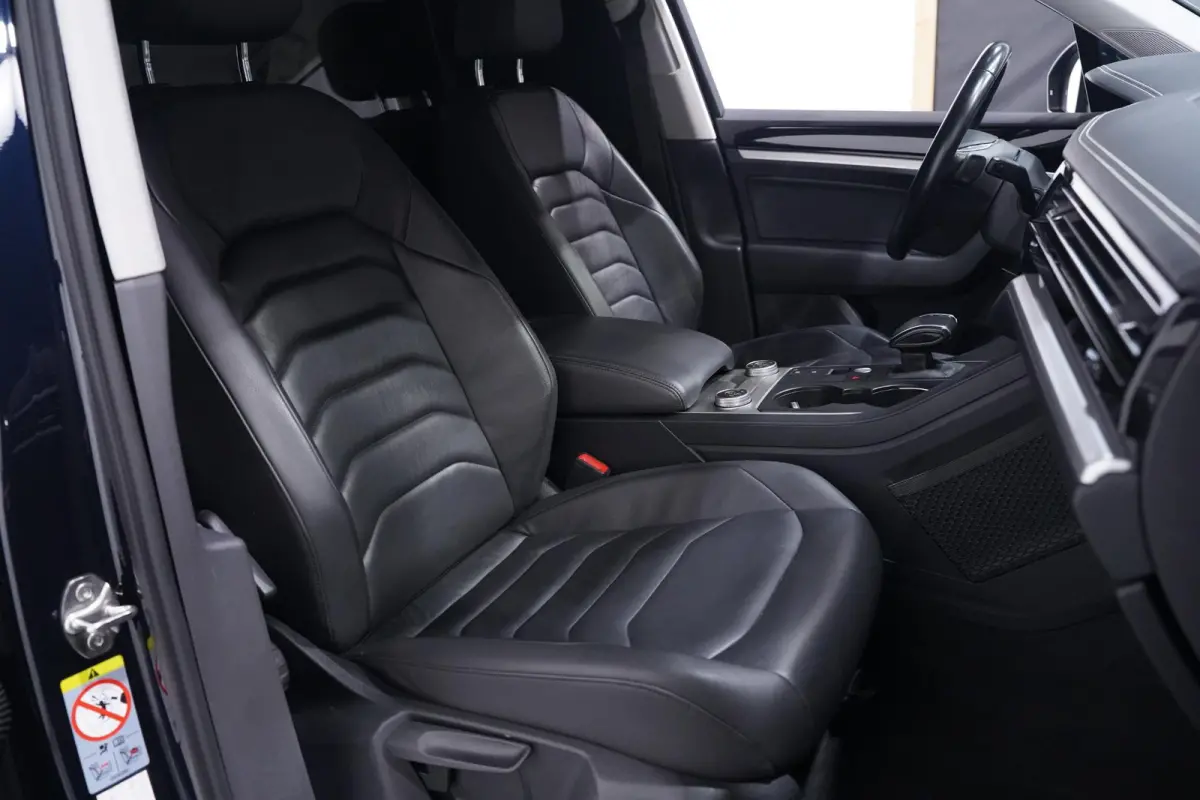 3.0 TDI 231 pk Grijs Kenteken 2-Zits Navi, Camera Trekhaak 3.500 kg, Leder Zwart, Adapt. Cruise, Luchtvering