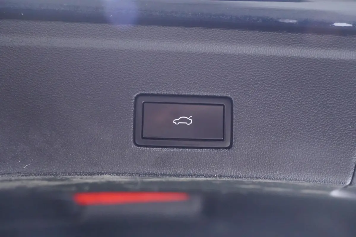3.0 TDI 231 pk Grijs Kenteken 2-Zits Navi, Camera Trekhaak 3.500 kg, Leder Zwart, Adapt. Cruise, Luchtvering
