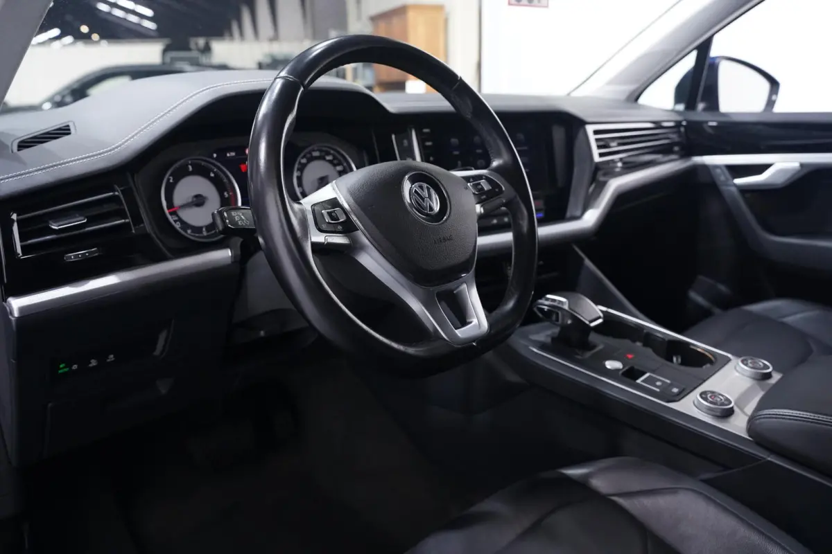 3.0 TDI 231 pk Grijs Kenteken 2-Zits Navi, Camera Trekhaak 3.500 kg, Leder Zwart, Adapt. Cruise, Luchtvering