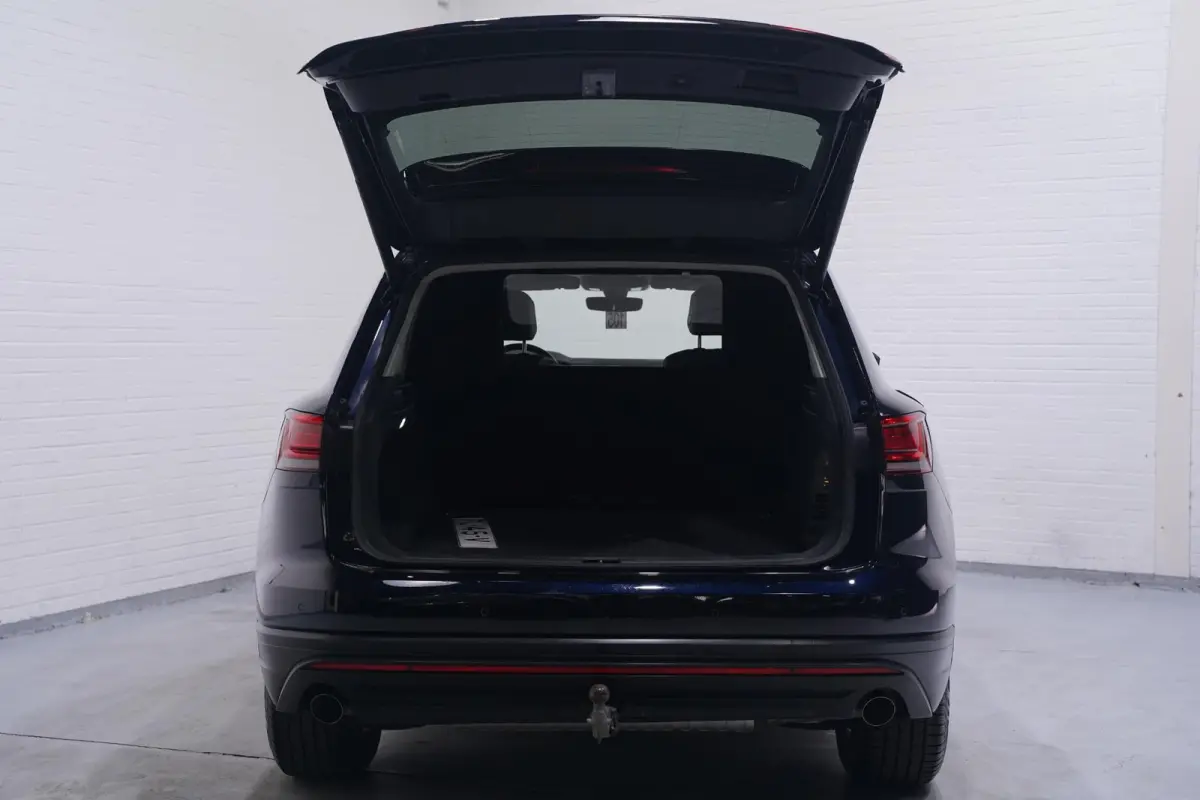 3.0 TDI 231 pk Grijs Kenteken 2-Zits Navi, Camera Trekhaak 3.500 kg, Leder Zwart, Adapt. Cruise, Luchtvering