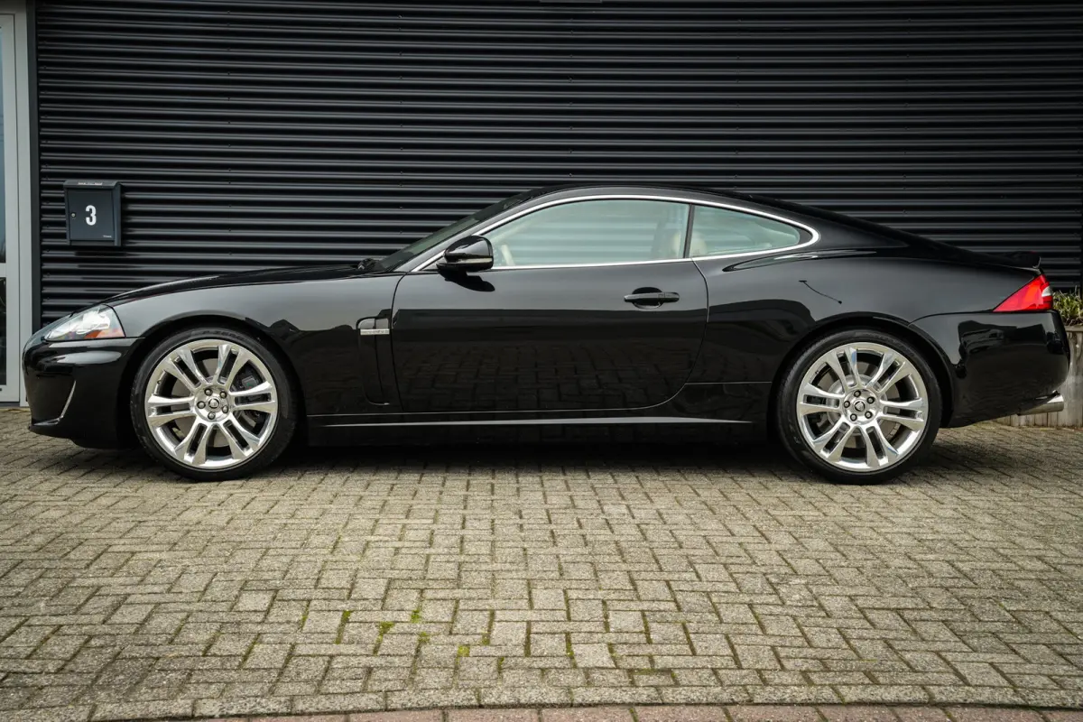 XKR 5.0 V8 Portfolio 510 pk | 100% Jaguar Service | 1e Eigenaar | Clima | Cruise | Leder | Navi | Stoelkoeling |