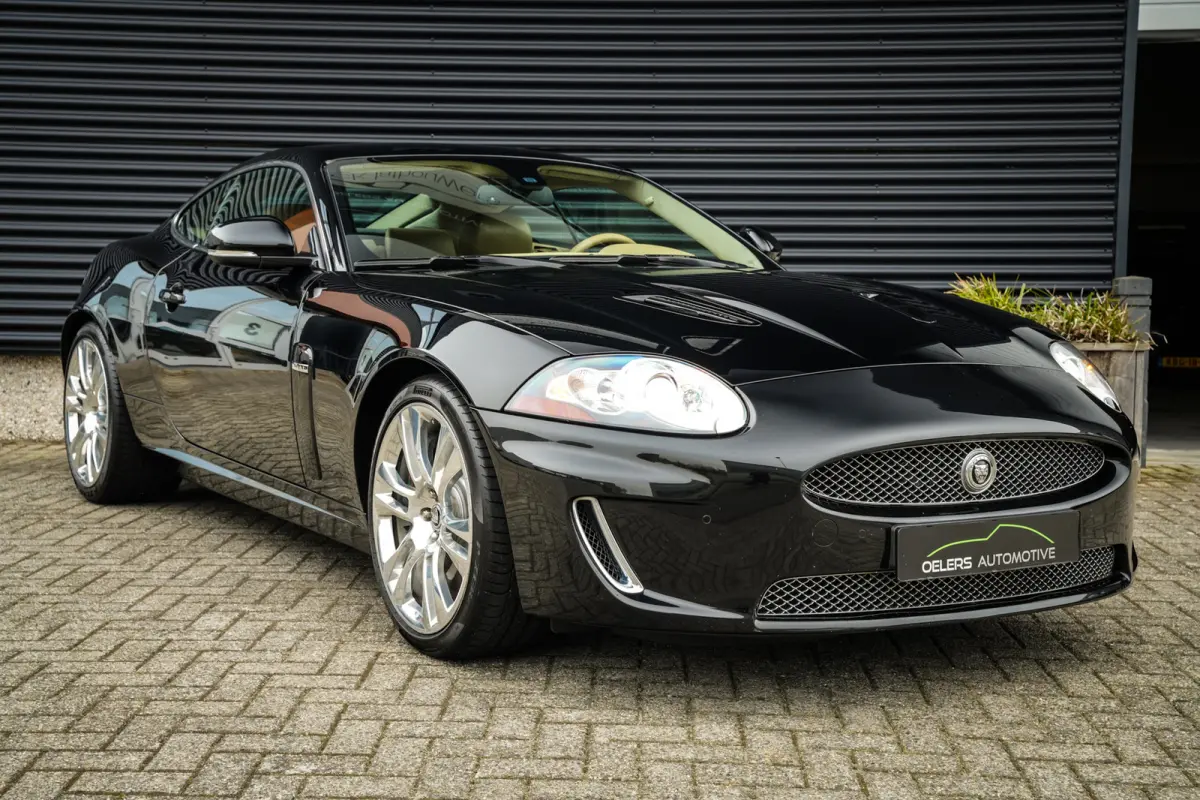 XKR 5.0 V8 Portfolio 510 pk | 100% Jaguar Service | 1e Eigenaar | Clima | Cruise | Leder | Navi | Stoelkoeling |