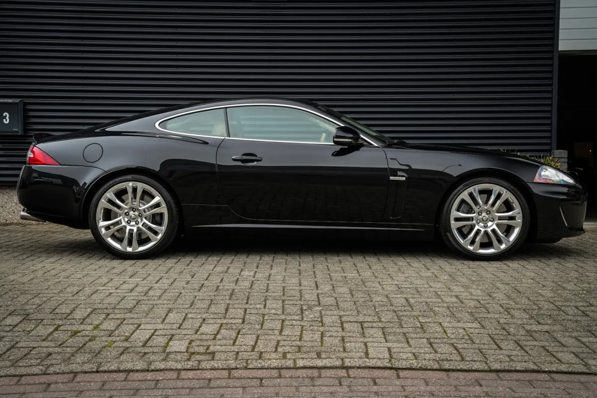 XKR 5.0 V8 Portfolio 510 pk | 100% Jaguar Service | 1e Eigenaar | Clima | Cruise | Leder | Navi | Stoelkoeling |