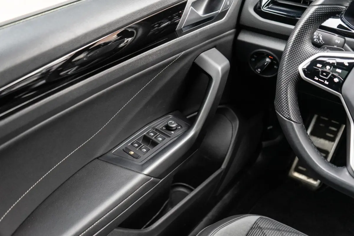 1.5 TSI R-Line Pano / Beats / IQ