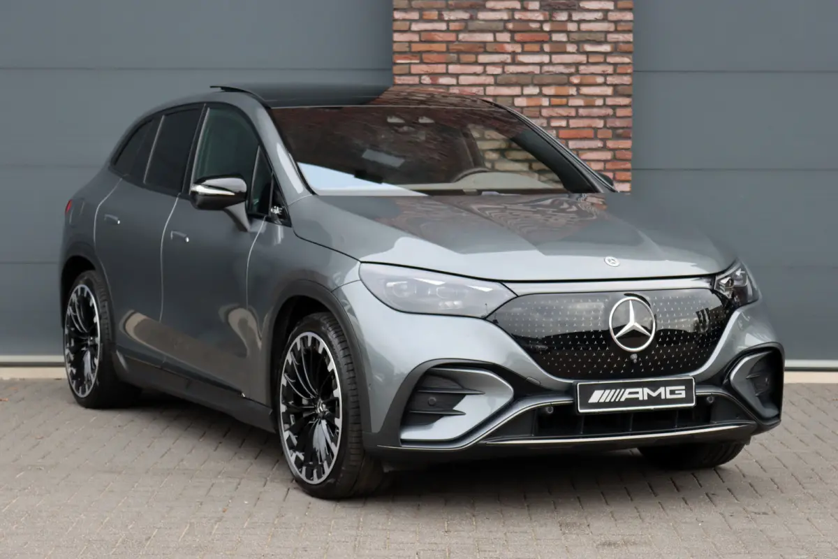 300 AMG Line Premium 91 kWh | Hyperscreen | Luchtvering | Distronic+ | Trekhaak | Verwarmd Stuurwiel | Burmester | Panoramadak | Digital Light | Surround Camera |