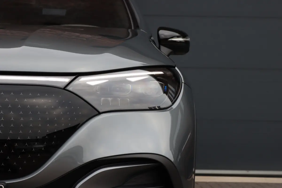 300 AMG Line Premium 91 kWh | Hyperscreen | Luchtvering | Distronic+ | Trekhaak | Verwarmd Stuurwiel | Burmester | Panoramadak | Digital Light | Surround Camera |