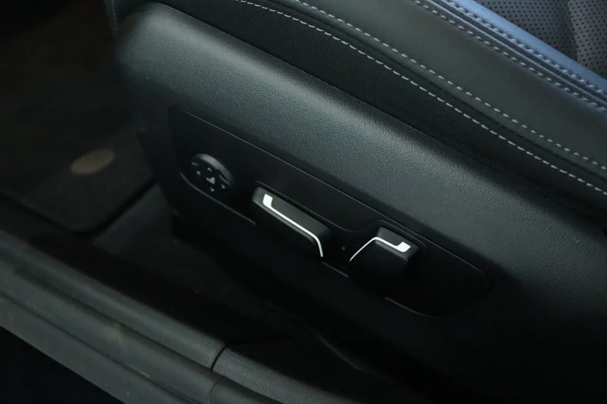 520i M-SPORT | Adapt. Cruise | Stoelventilatie | Harman & Kardon | Pano | HUD | 360 Camera | Memory | Carbon |