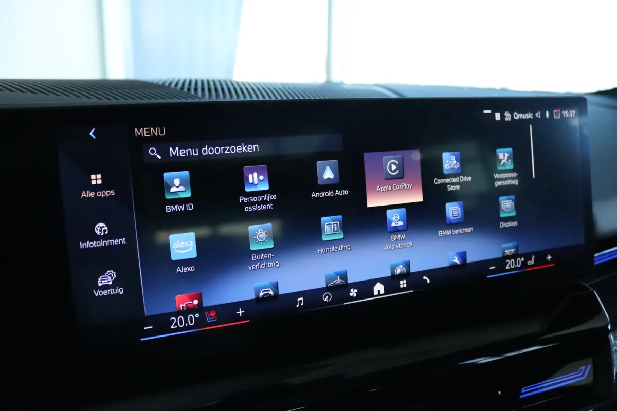 520i M-SPORT | Adapt. Cruise | Stoelventilatie | Harman & Kardon | Pano | HUD | 360 Camera | Memory | Carbon |