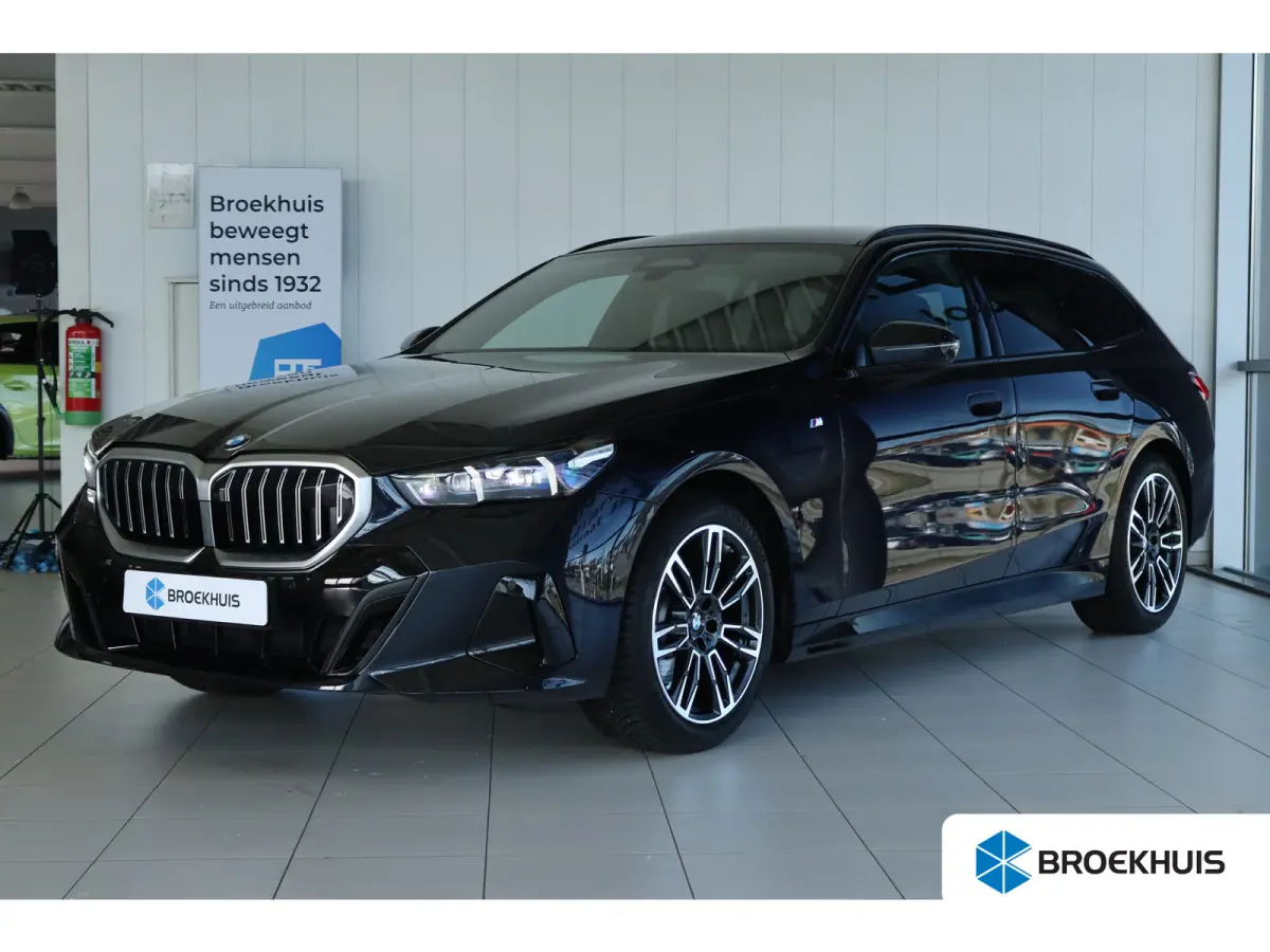520i M-SPORT | Adapt. Cruise | Stoelventilatie | Harman & Kardon | Pano | HUD | 360 Camera | Memory | Carbon |